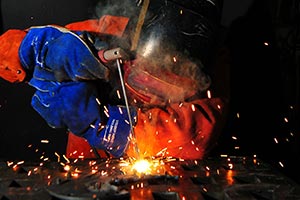 worker doing welding