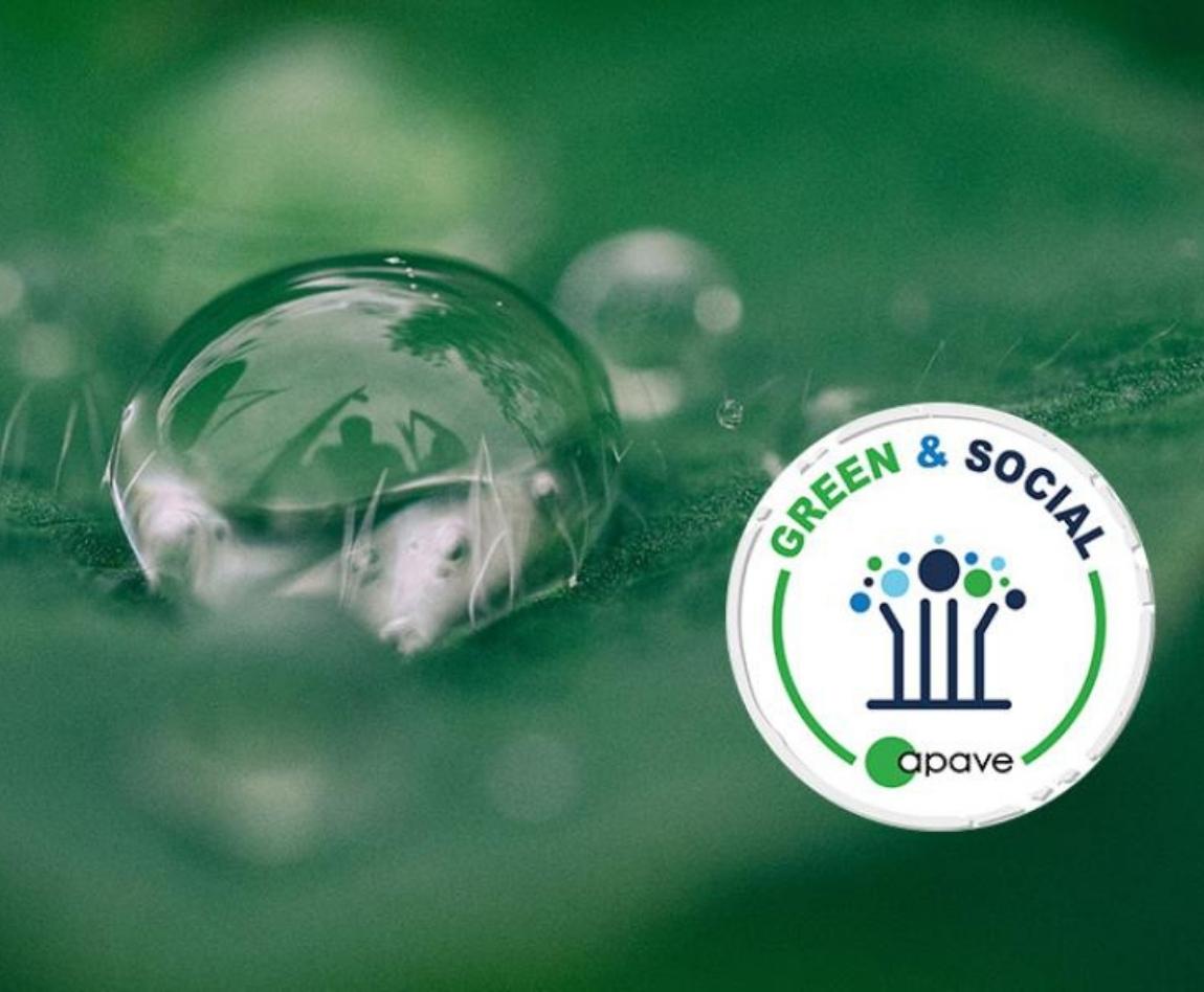 Feuille contenant une goutte d'eau et le logo Green&Social