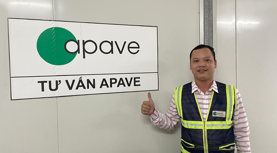 Apave employee at the headquarter